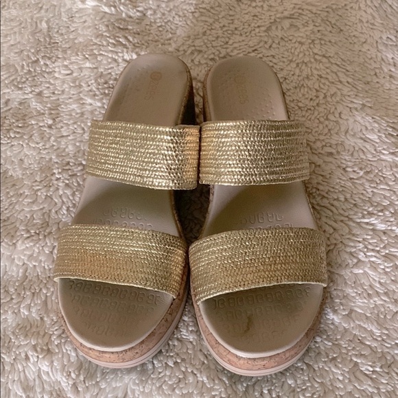 Bzees resort gold woven 2 strap foam cork wedge sandals size 8.5 EUC washable - Picture 1 of 5